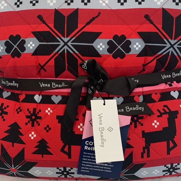 NWT Vera Bradley Blanket Throw Nordic Stripe Christmas Down quilted 55 X 72 - Picture 12 of 13